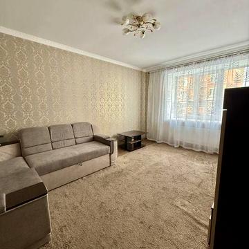 Здам у довгострокову оренду  простору 1-к квартиру ЖК Янтарний Власник