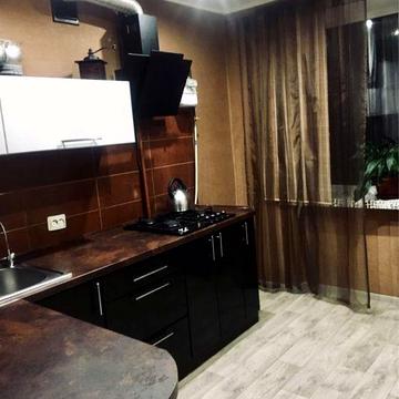 ЦЕНТР! Торг! Продам 2-к квартиру від власника, 4/9, терміново