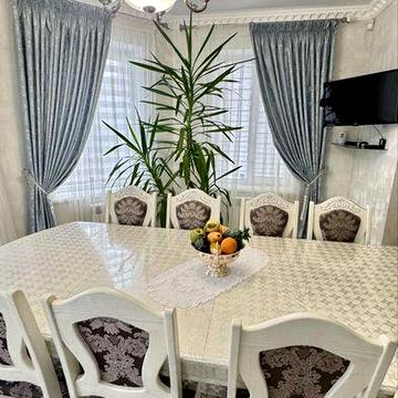 Продаж будинку з ремонтом на околиці міста