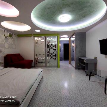 Бул. Л. Українки 20/22. Від господаря