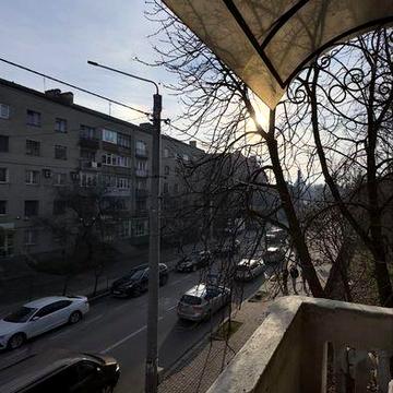 Трикімнатна квартира біля Міського озера та Парку Шевченка!