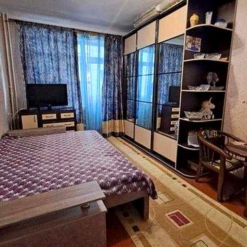 Продам 2к. кв. возле м. Тракторный завод