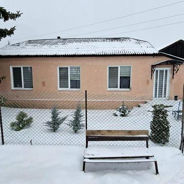 Продам будинок, територія, гаражі