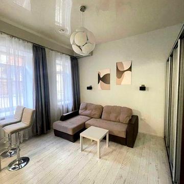 Здається 1-к квартира-студія на пл. Соборна, 6