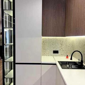 Продаж 3-кім з ремонтом в центрі міста, газове опалення, без комісії