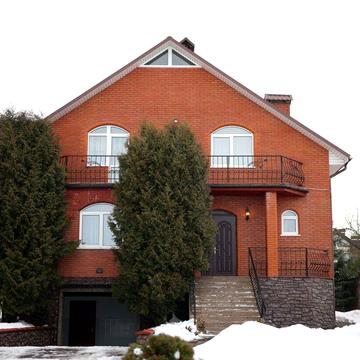 Окремий будинок з підвалом та гаражем поруч Автовокзалу район Газовик