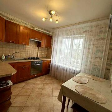 Сдам двухкомнатную квартиру на Г.Петрова. Высотка. Газ