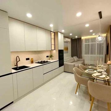 Продаж 3-кім. квартири з шикарним ремонтом, центр, інд. газ. опалення
