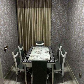 У продажу трикімнатна квартира