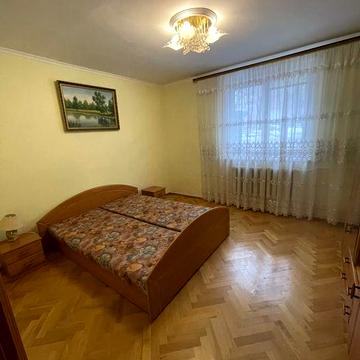 Оренда 4к квартири в будинку на 4 квартири р-н.Проспекту.Є світло 24/7