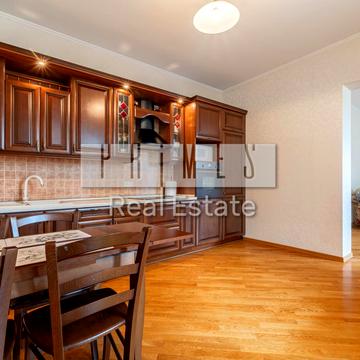 Василя Тютюнника вул. (Анрі Барбюса), 5-В