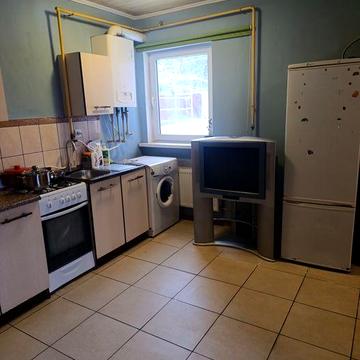 Здається півбудинку у Боярці