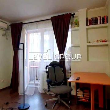 Продається комфортна квартира у Дарницькому районі, Поліська, 22