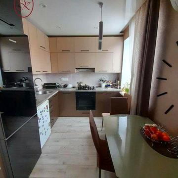 Продам 1 кім на Молодіжному