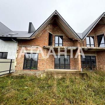 Продається двоповерховий котедж із власною земельною ділянкою!