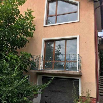 Продаж будинку в центрі  міста