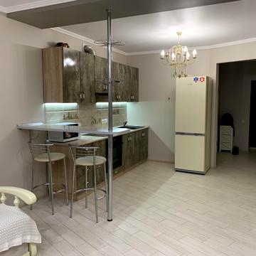 Рівненська вул., 25