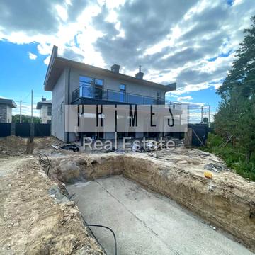 Квітнева вул.