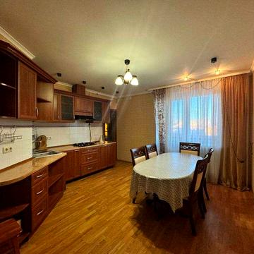 Оренда 2к квартири в центрі, 84 кв.м. Котел, світло не вимикають