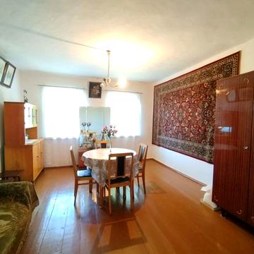 Частина будинку, високий фундамент, газ, груба, гарне місце в м.Малині