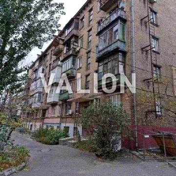 Продаж 1к квартири на вул. Набережно-Лугова 3, Подільський район