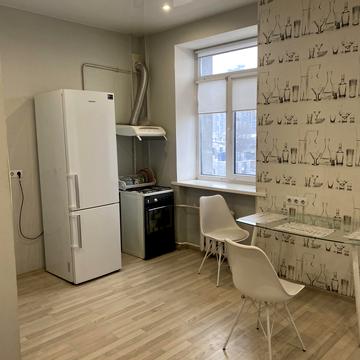 Євгена Коновальця вул. (Щорса), 7/9