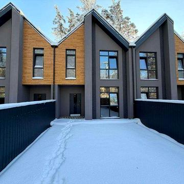 Таунхауси в Бучі біля парку | Закритий комплекс | Сосни на ділянці