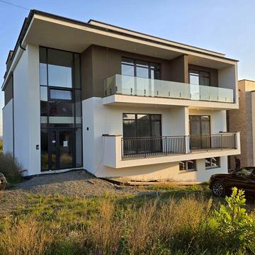 Простора 1-кімн квартира біля УжНУ з балконом та кладовою / ЖК Вербний ЖК Вербний