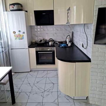 Копили поруч з Левадою  вільна