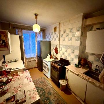 Продаж  3 кімнатної квартири  вул. Світла , р-н Ліски .