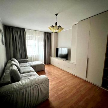 Здається в оренду ТЕПЛА, ПРОСТОРА та дуже світла 2-кімнатна квартира