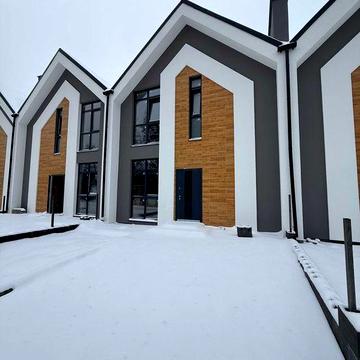 Продам Таунхаус. Центральні Комунікації. Зручний виїзд до Києва 15 хв!