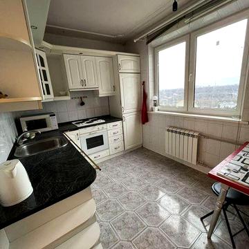 Продам 2 кімнатну квартиру з ремонтом на Павловому Полі