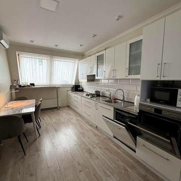 3-х кімнатна квартира біля парку Шевченка, Суворова 2А