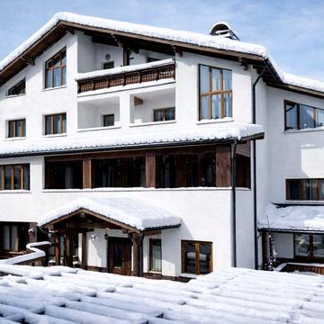 Продається будинок у серці Карпат зі СПА та критим басейном