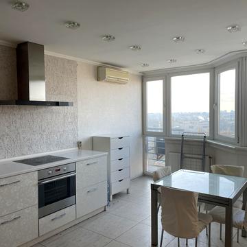 Вадима Гетьмана вул., 1-А