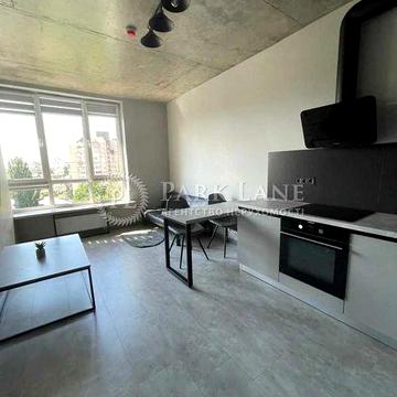 Солом`янська 20В, в будинку генератор, закрита теритьрія, парк