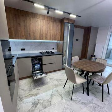 Продаж 2 км квартири на проспекті Злуки з ремонтом