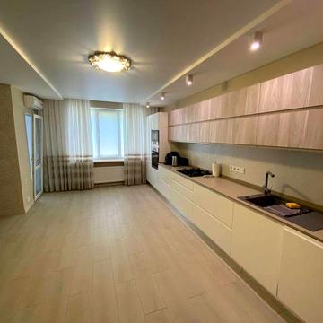 Продажа новой 3-х к.кв в новострое на 6-й Слободской 145м 110000$