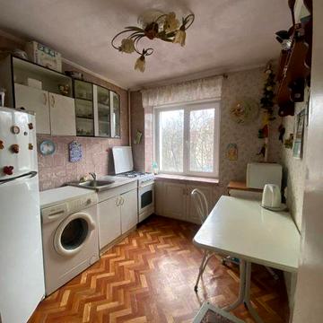 Продаю 2 комнатную квартиру 1 мин.от метро 23 Августа