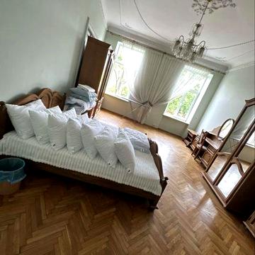 Простора 3-х кімнатна квартира від ВЛАСНИКА вул.Генерала Чупринки