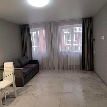 Квартира з  новим ремонтом та меблями. До Київа 5 хв. ЖК Молодість