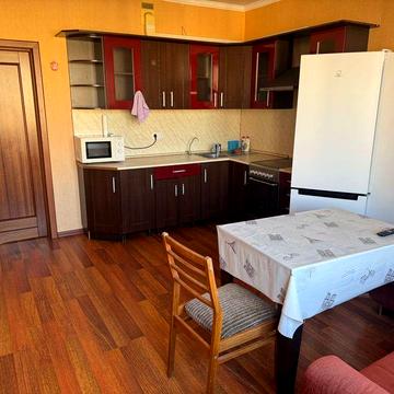 Просторная 1-комнатная квартира на ул. Николая Руденко 14Е