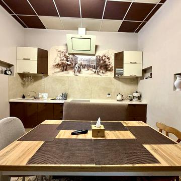 Оренда півособняка в центрі міста !