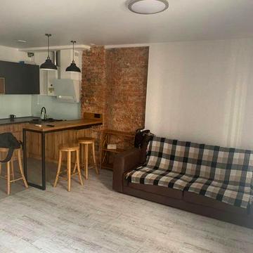 Здам 1 кім квартиру в Центрі міста.