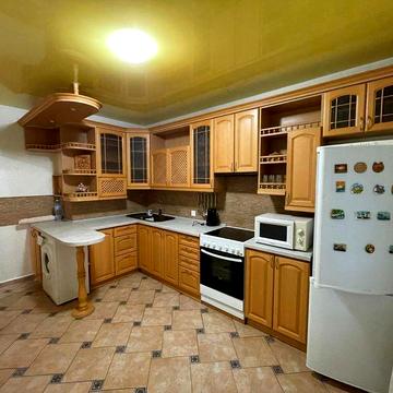 Оренда 3к,біля озера,  Позняки, вул Ревуцького 5.