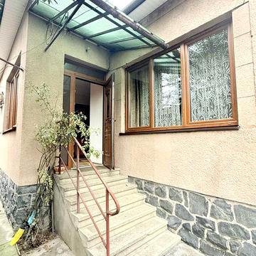 Вулиця Шевчена, Будинок - половина булинка, окремий двір