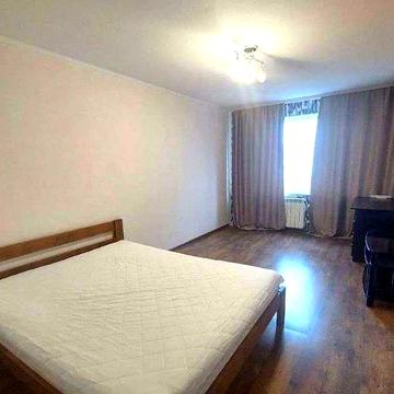 Затишна 1-кімнатна квартира по вул. Героїв Дніпра