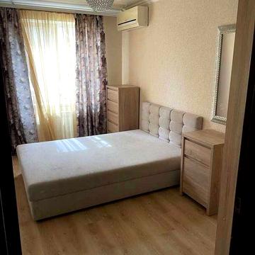 Здається 2к квартира на просп. Героїв, 12