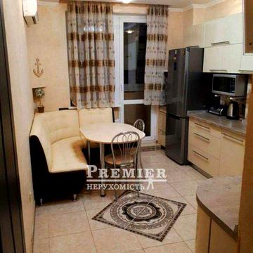 Квартира на Бочарова з ремонтом.